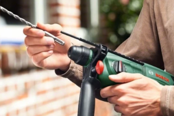 Перфоратор BOSCH PBH 2100 RE в чем. + набор оснастки купить в Минске. - №1
