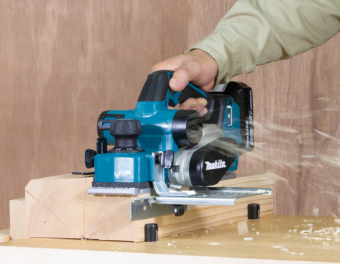 Рубанок аккумуляторный MAKITA DKP 181 ZU в кор. купить в Минске. - №1